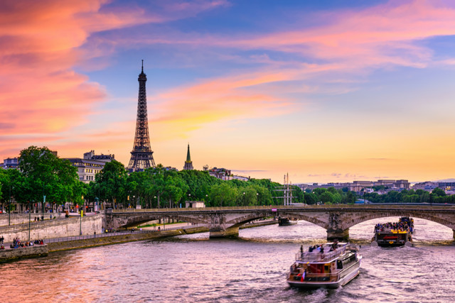 shutterstock_713555998_eiffel.jpg