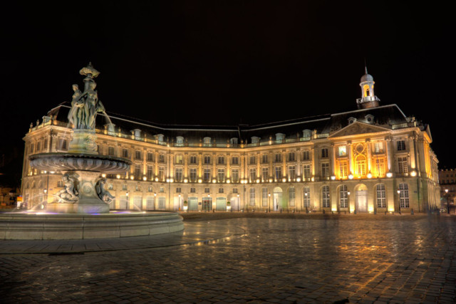 Square_of_the_Bourse_medium.jpg