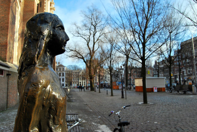 anne_frank_medium.jpg